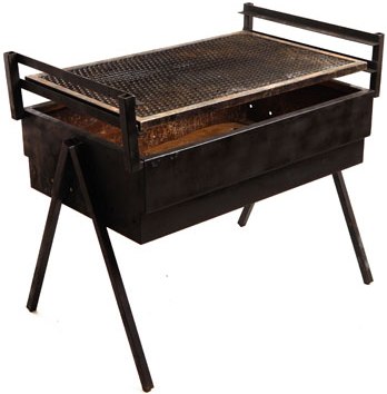 Rejäl kolgrill med löstagbara ben